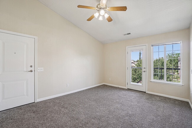 Sala de estar - Sterling Pointe Apartments