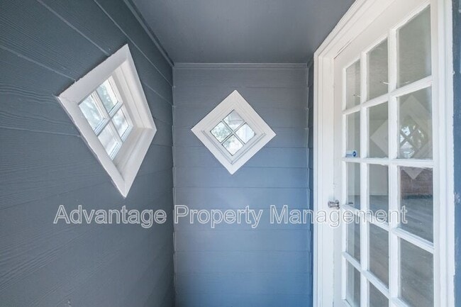 Photo - 1915 SE 5th Ave