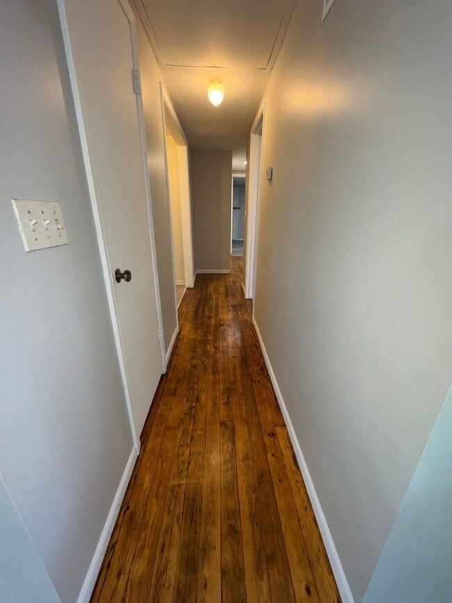 1003 E 83rd Terrace