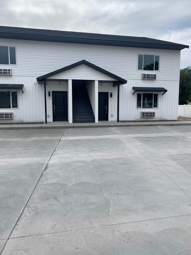 Building Photo - 640 Lincoln St