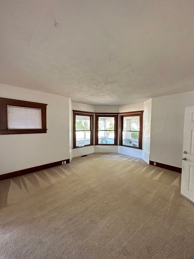 Photo - NW 5th Unit 01