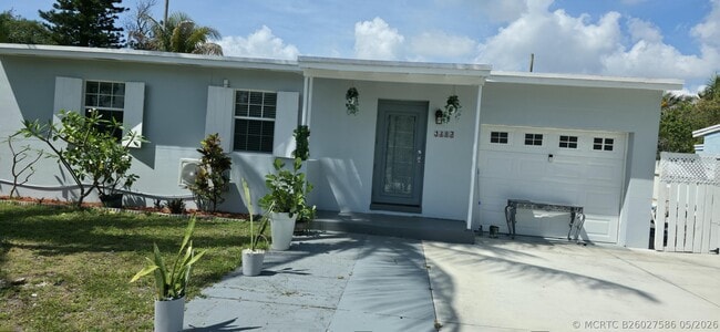 Building Photo - 1203 Chateau Park Dr