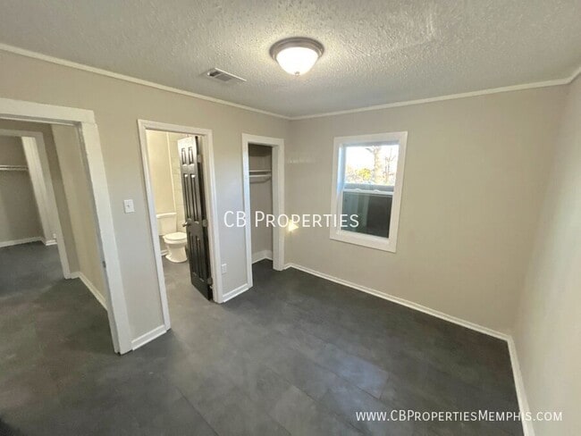 Photo - 2971 Forest Ave