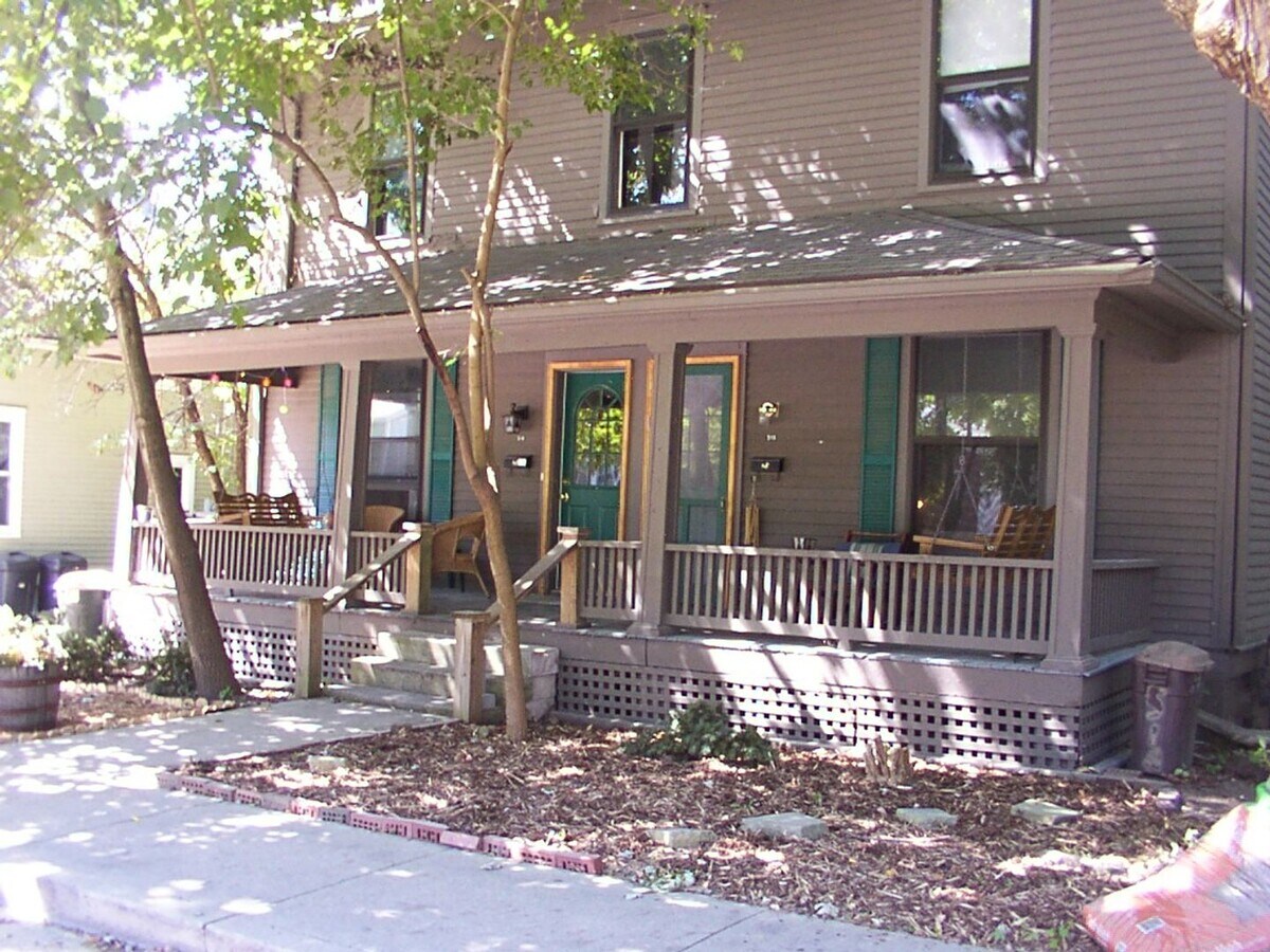 0516-518 S Woodlawn Avenue - 0516-518 S Woodlawn Avenue Unit 516 S Woodlawn Avenue