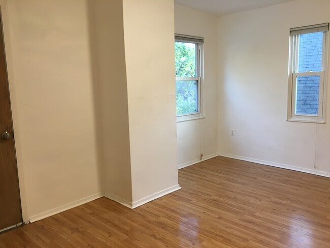 Photo - 1125 Williamson St