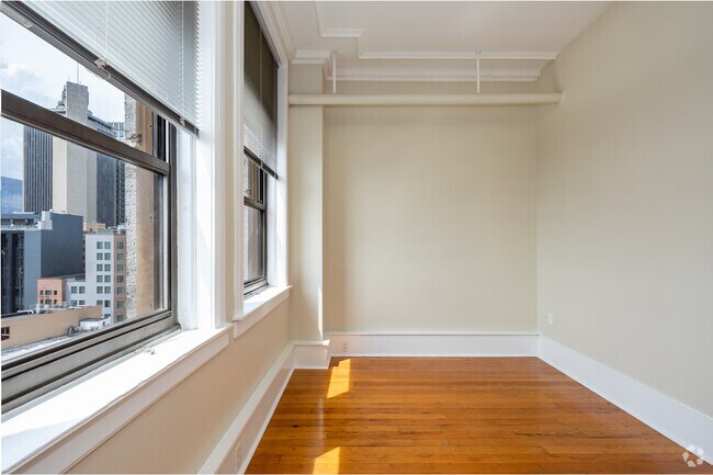 Studio - S2 - 527SF