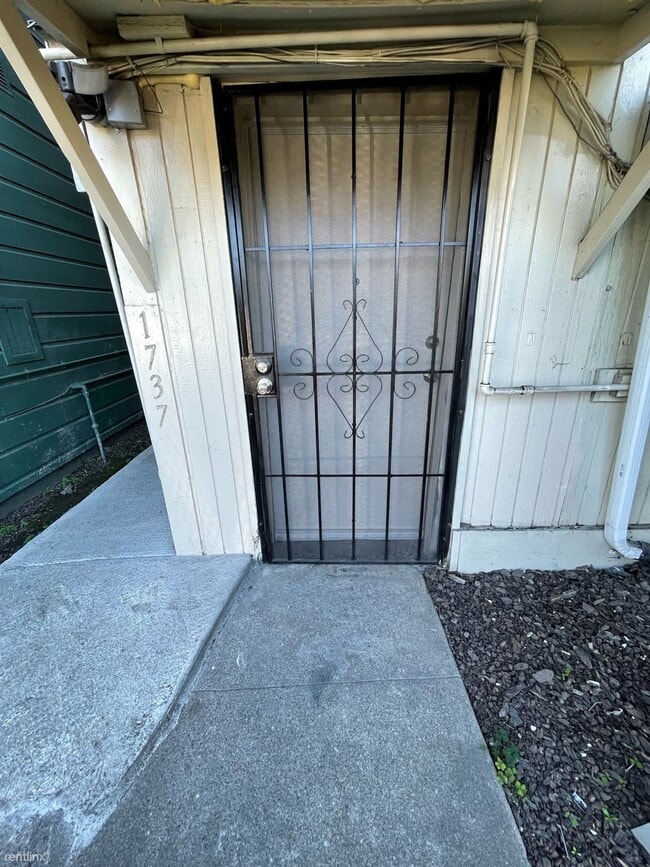 3 br, 1 bath Duplex - 1737 14th St Lower - 3 br, 1 bath Duplex - 1737 14th St Lower