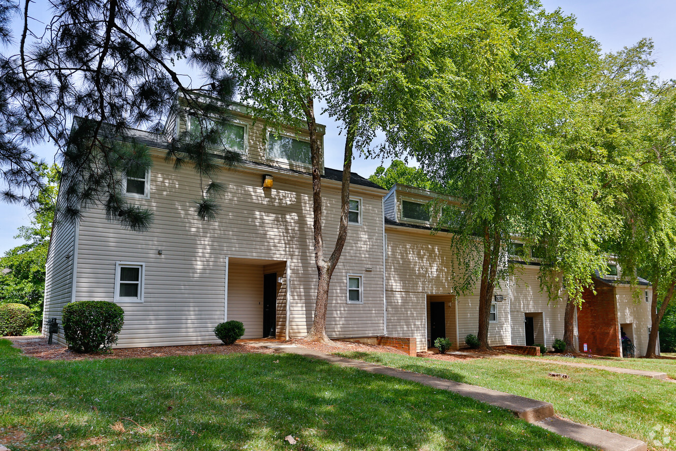 Emerald Bay - Emerald Bay Apartments