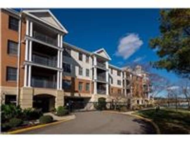Building Photo - RIVERVIEW Rental