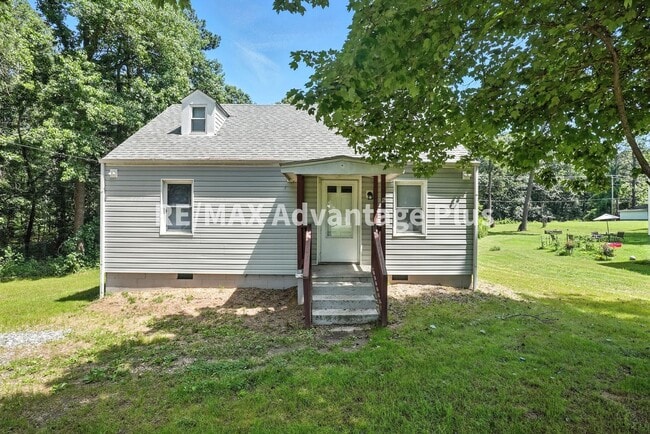 Remodeled 4-Bedroom in Burkeville! - Remodeled 4-Bedroom in Burkeville! House