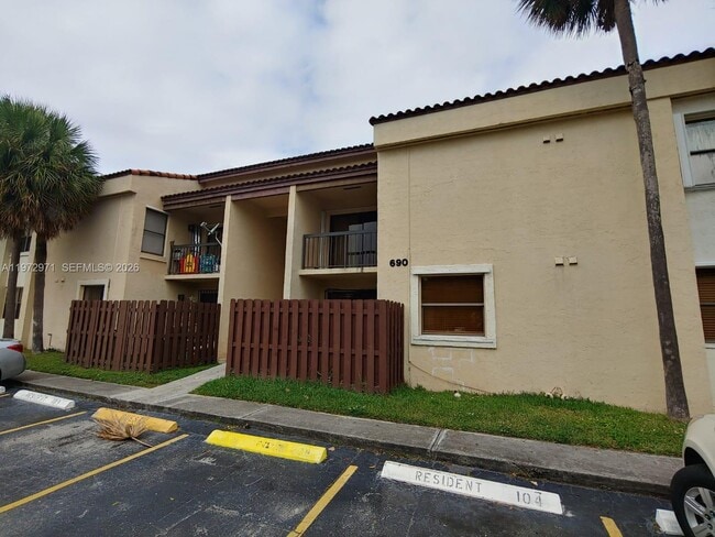 Photo - 690 W Park Dr Unit 2-204