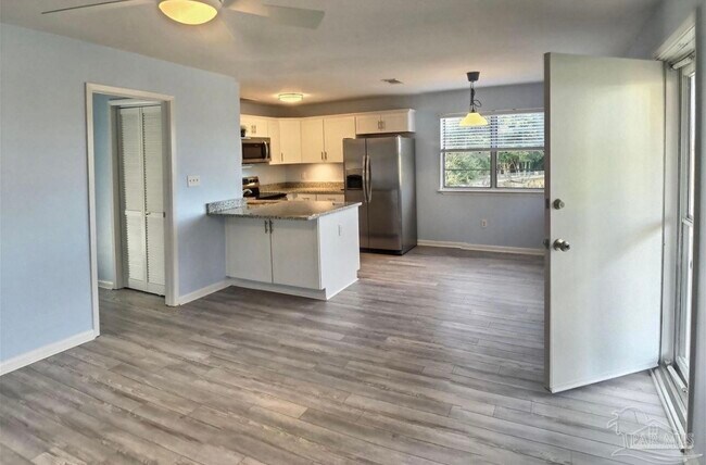 Photo - 1100 Shoreline Dr Unit 207