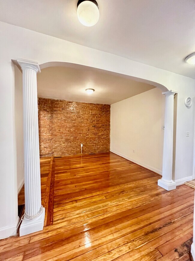 Photo - 35 Adamson St Unit 2