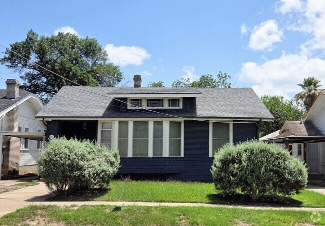 Building Photo - Midtown Charm with a Modern Touch Rental