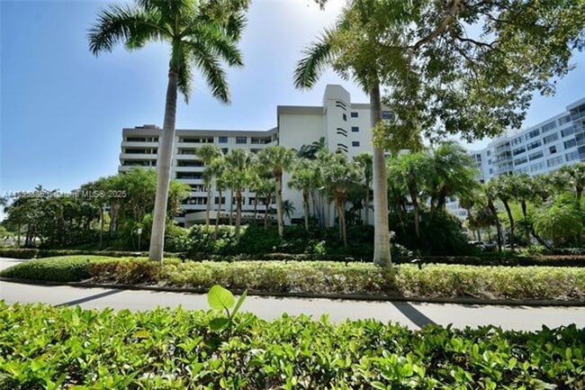 Building Photo - 170 Ocean Ln Dr Unit 170 Ocean Lane Dr  311