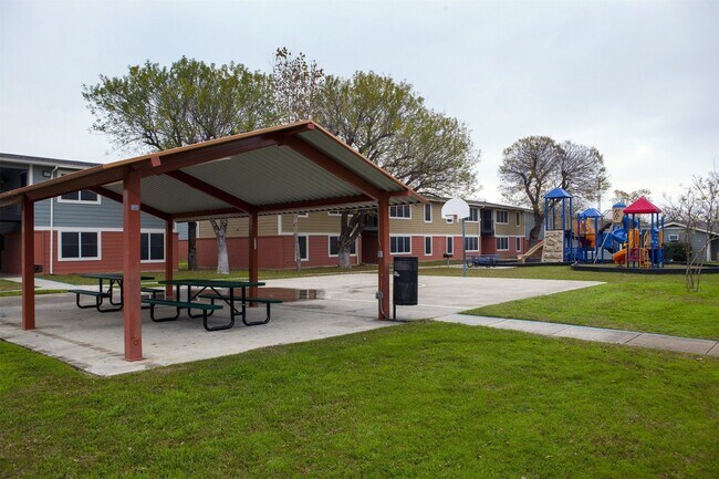 Photo - 5635 W César E Chávez Blvd