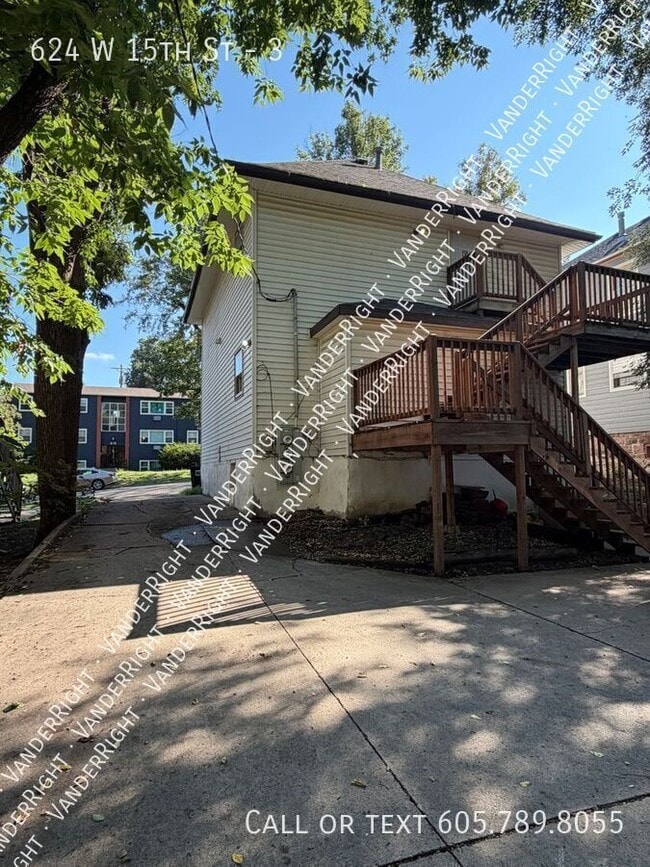 Building Photo - 624 W 15th St Unit 3