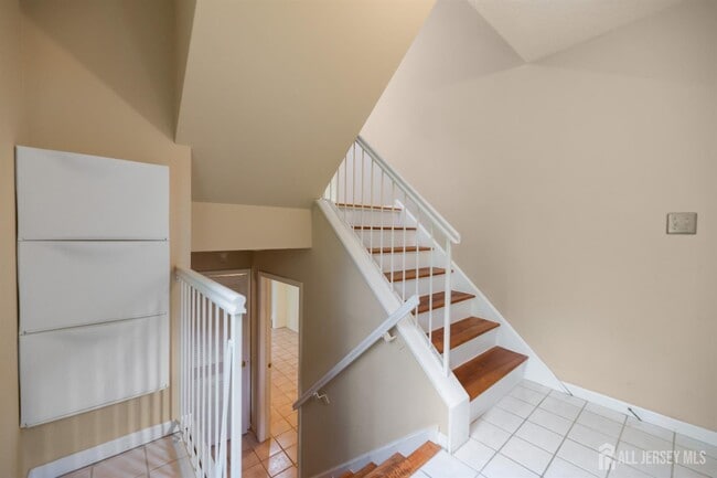 Photo - 7 Finch Ct