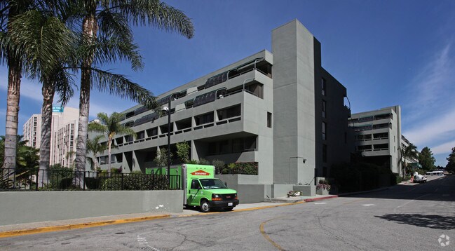 Photo - Promenade West