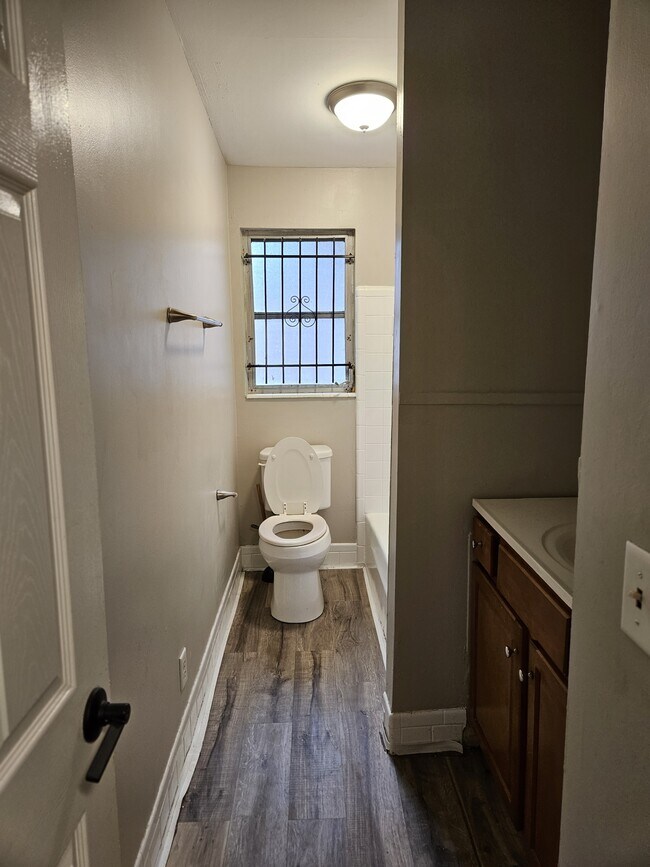 Photo - 2169 W 14th St