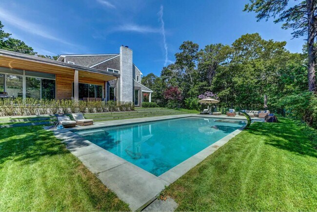 Photo - 1 Paumanok Rd