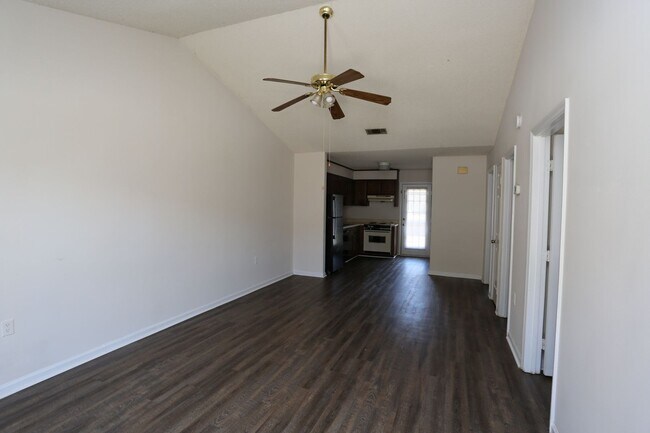 Photo - 2 bedroom for Immediate Move In!