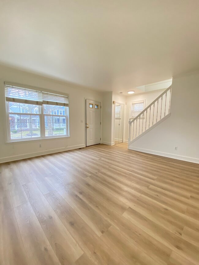 Photo - 1471 Bird Ave