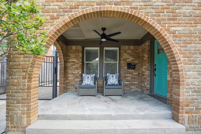 Photo - 1935 W McKinney St