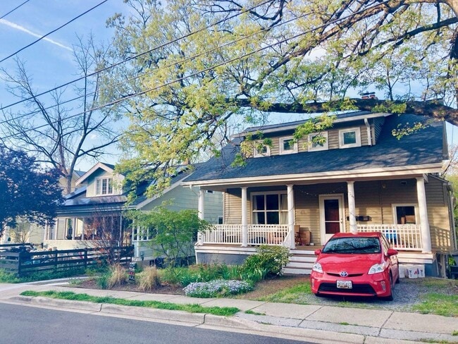 Building Photo - 6749 Eastern Ave Unit B