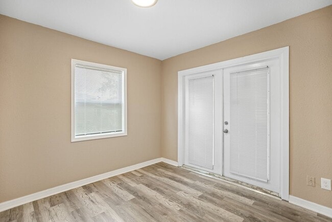 Photo - 2 bedroom 1 bath with porch