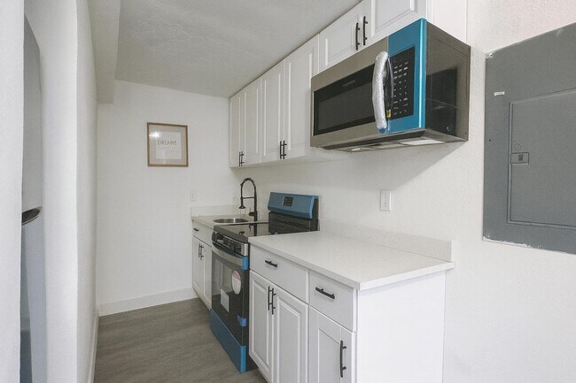 Photo - 5525 Quist Dr