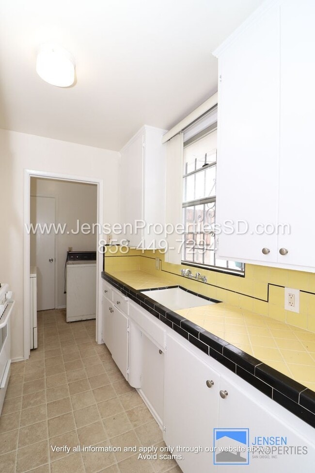 Photo - 4253 50th St