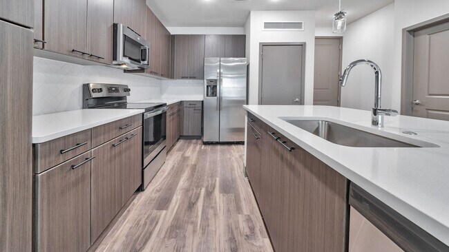 Photo - AVENUE ON OAKLAND