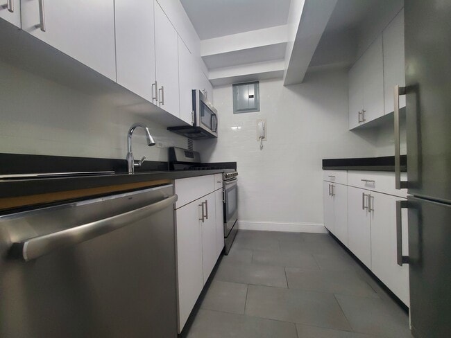 Photo - 20 Beekman Place