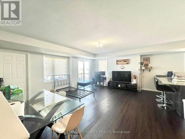 Photo - 848 Atlas Ter