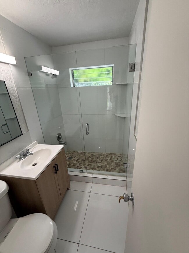 Photo - 741 Roseland Dr