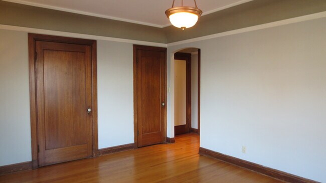 Photo - Emerald Arms