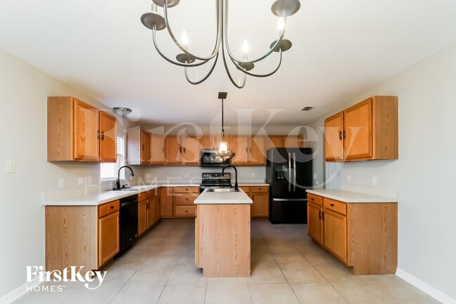 Photo - 2130 Aitkin Loop