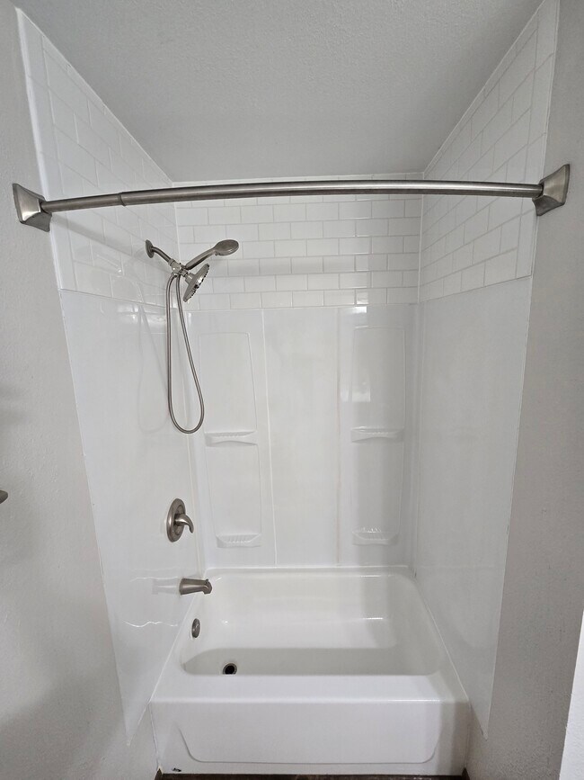 Photo - 624 Whirlway Dr