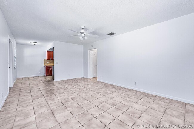 Photo - 248 NE 12th St Unit 2