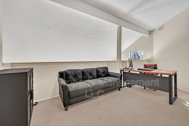 Photo - 12 Hackberry Ct