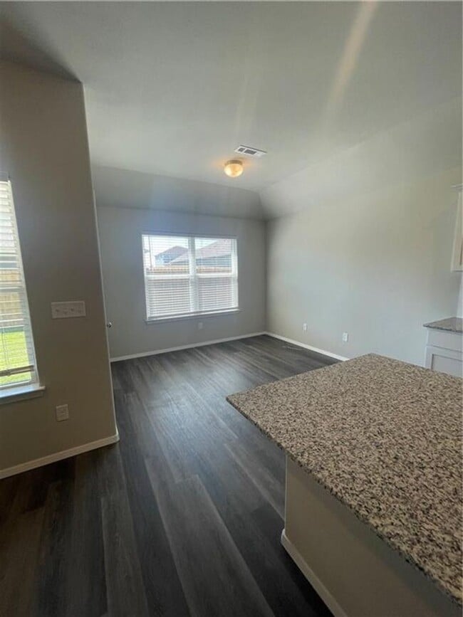 Photo - 1751 King Rd