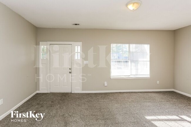 Photo - 690 N Willett St