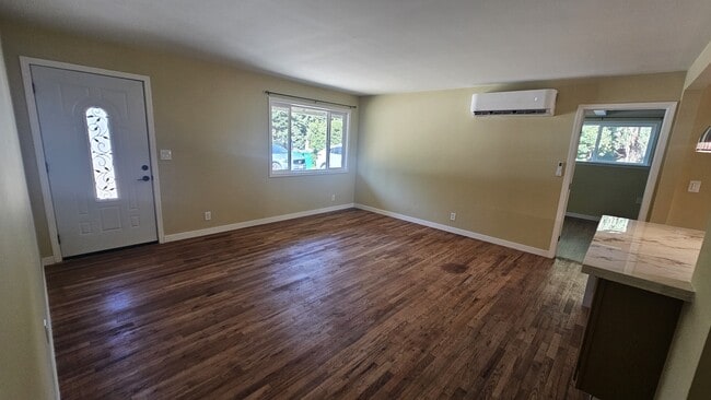 Photo - 1224 Orchard Way