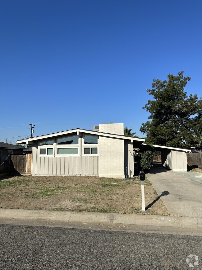 Building Photo - 1807 S Bardo St Rental