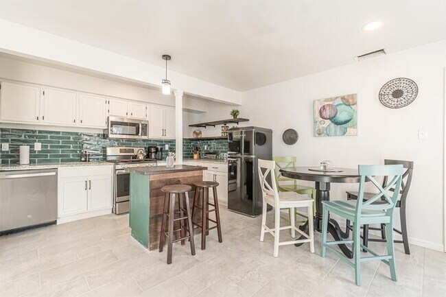 Photo - 346 Natalen Ave Unidad #2