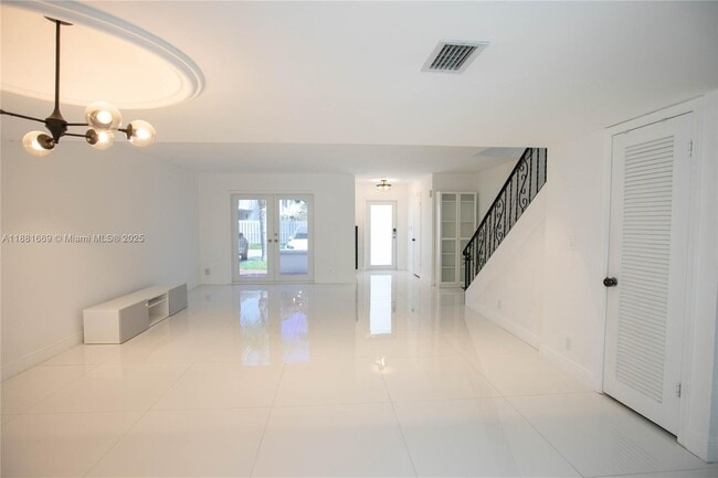 Building Photo - 2714 NE 8th St Rental