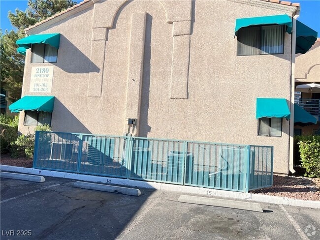 Building Photo - 2180 Pinetop Ln Unit 102 Rental