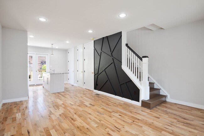 Building Photo - ???Completely Renovated 3 Bedroom 1.5 Bath... Rental