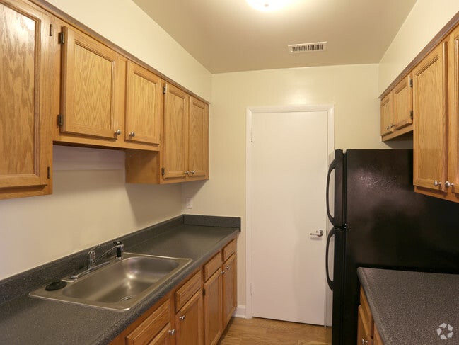 2BR, 1BA
